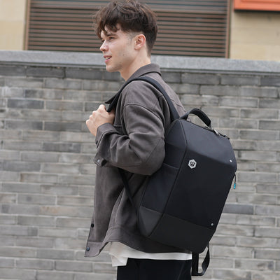 CyberBag: Anti-theft Clamshell Backpack to Carry Everyday