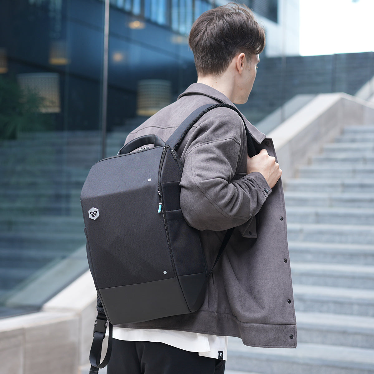Tech Backpack Clamshell CyberBag: Anti-theft Clamshell Backpack to Carry Everyday – Digitlands